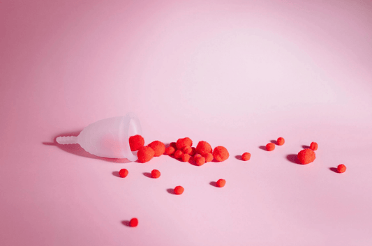 Acné et contraception : quand votre peau réagit au contrôle hormonal
